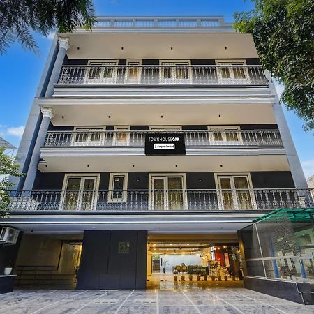 Super Townhouse Oak Udyog Vihar Hotel Gurgaon Ngoại thất bức ảnh