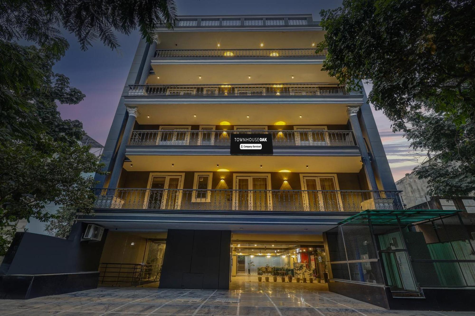 Super Townhouse Oak Udyog Vihar Hotel Gurgaon Ngoại thất bức ảnh