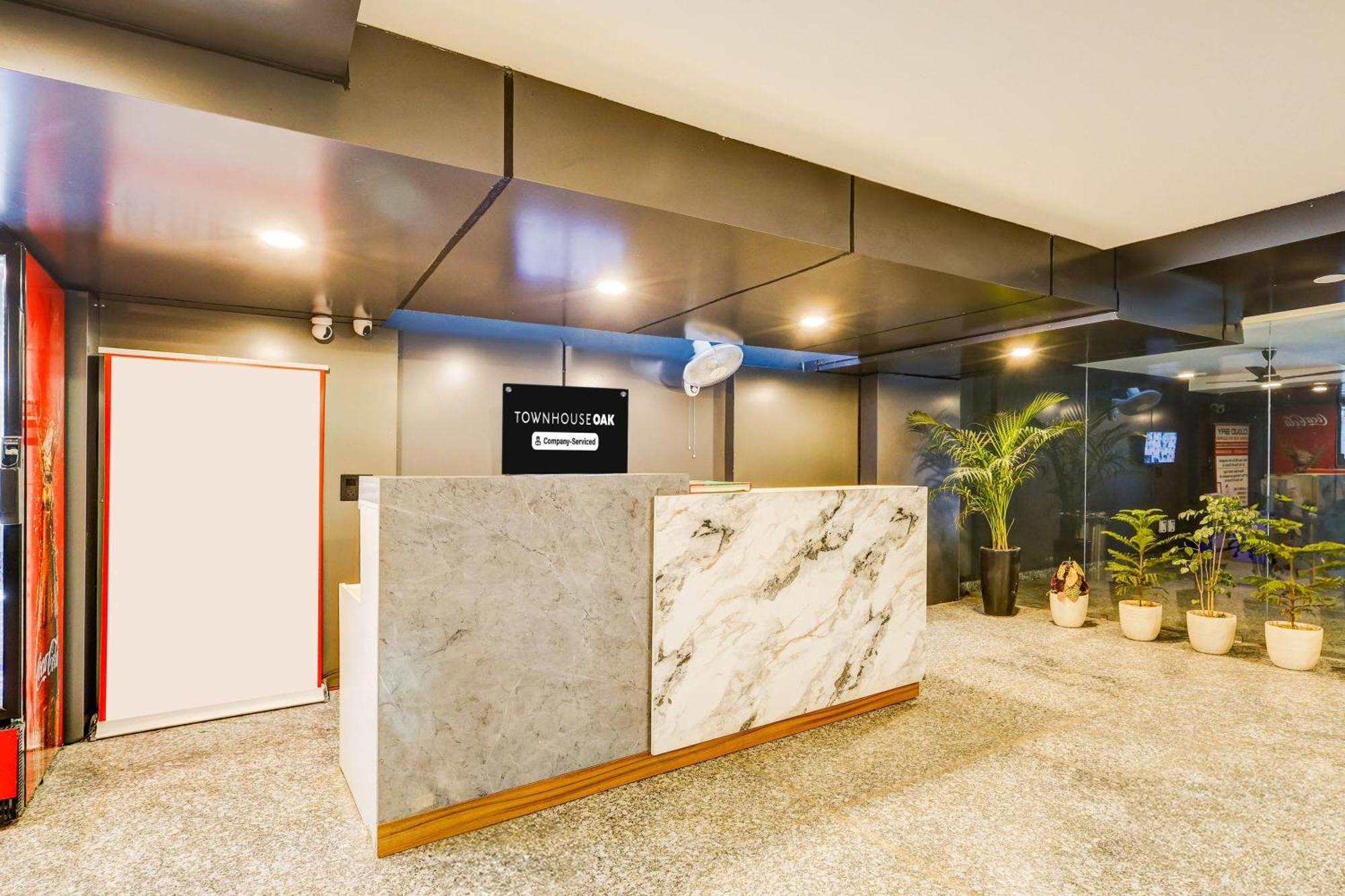 Super Townhouse Oak Udyog Vihar Hotel Gurgaon Ngoại thất bức ảnh