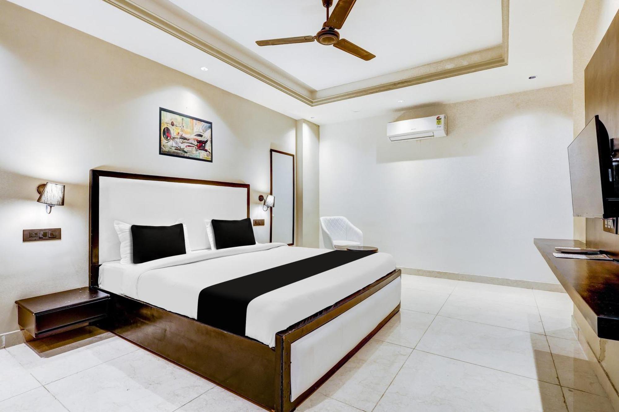 Super Townhouse Oak Udyog Vihar Hotel Gurgaon Ngoại thất bức ảnh
