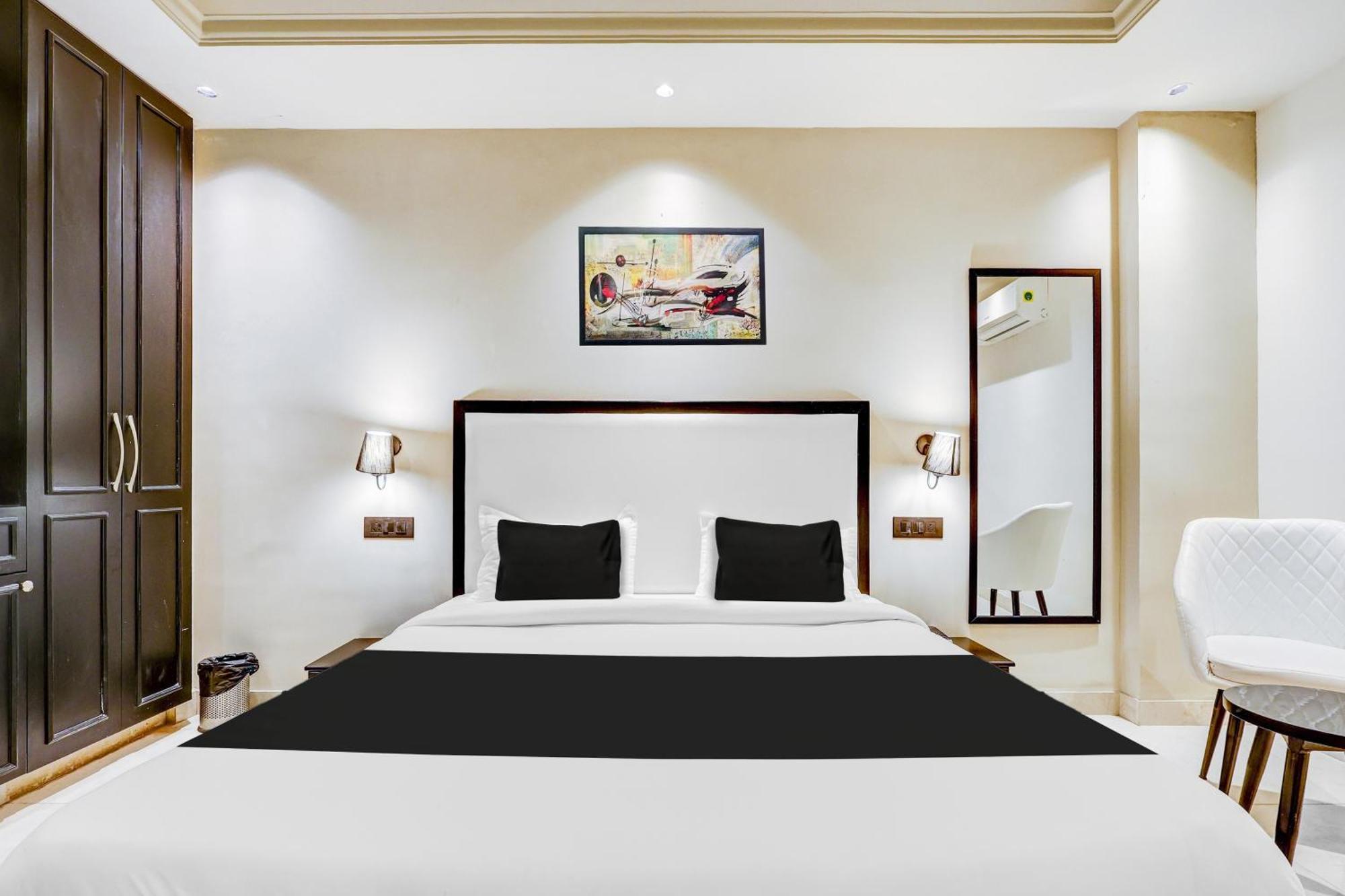 Super Townhouse Oak Udyog Vihar Hotel Gurgaon Ngoại thất bức ảnh