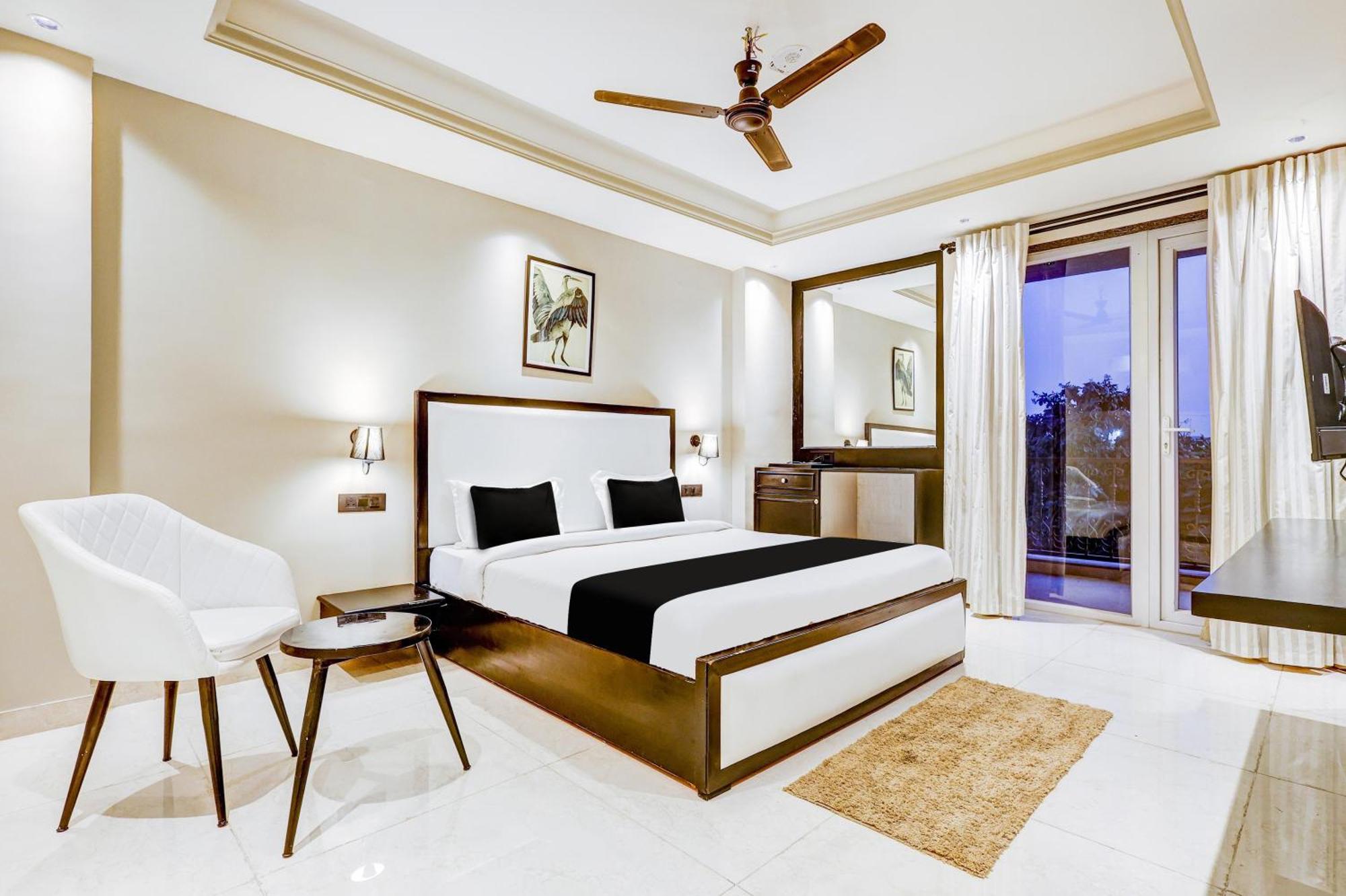 Super Townhouse Oak Udyog Vihar Hotel Gurgaon Ngoại thất bức ảnh