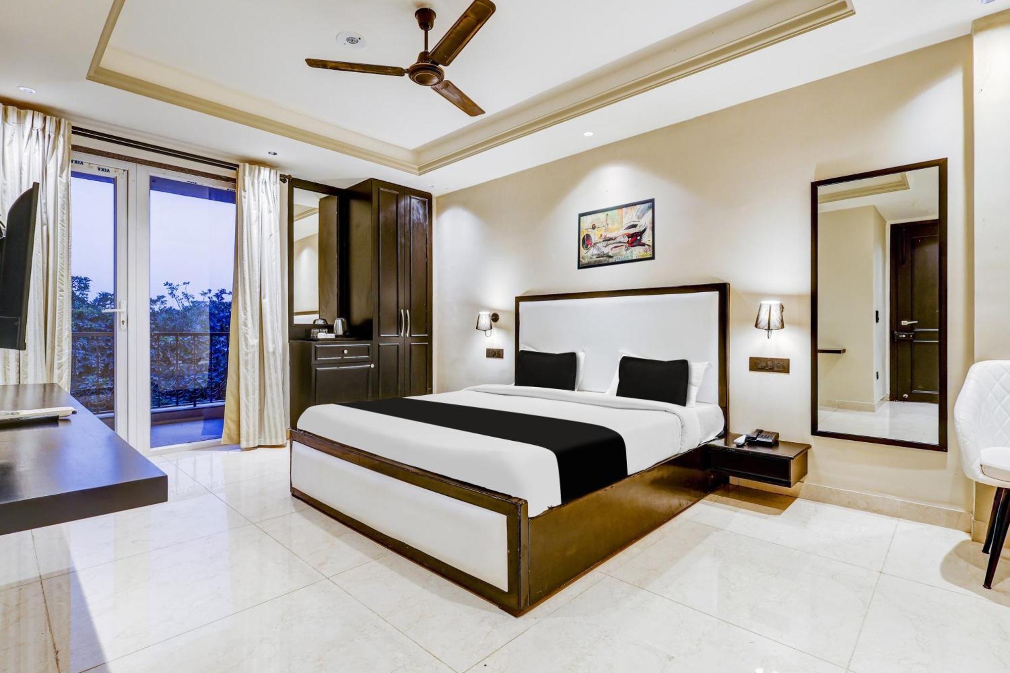 Super Townhouse Oak Udyog Vihar Hotel Gurgaon Ngoại thất bức ảnh